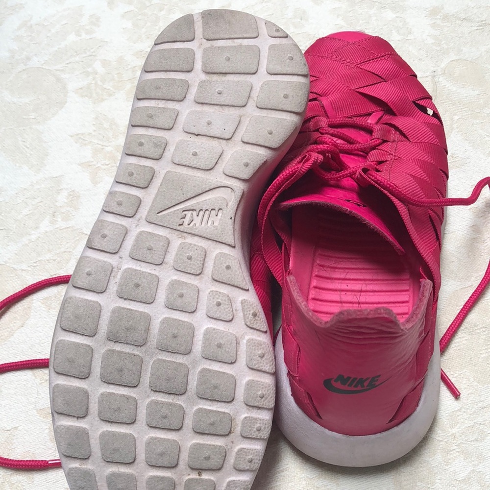Nike - Picture 4 of 5